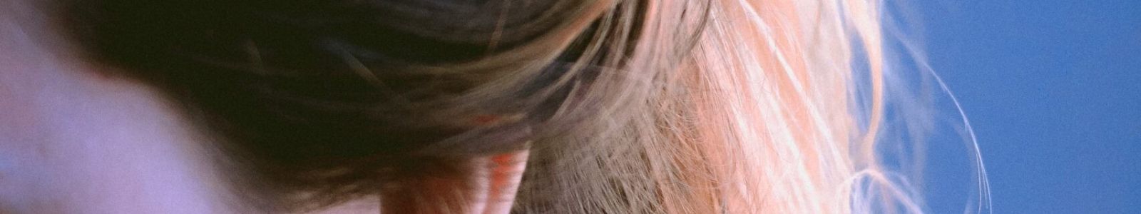 Karboskyterapia – innowacyjna terapia dwutlenkiem węgla w kuracjach przeciw łysieniu i wypadaniu włosów