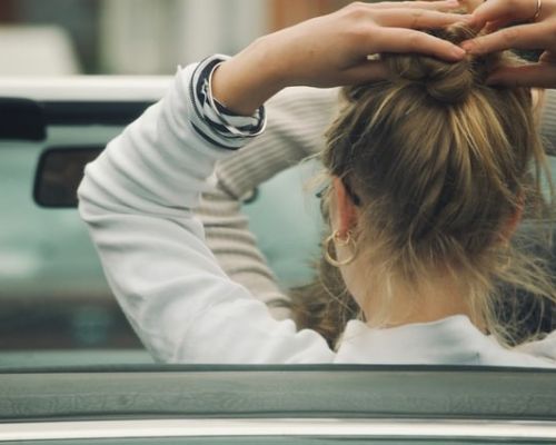 Pielęgnacja włosów i skóry głowy w lecie